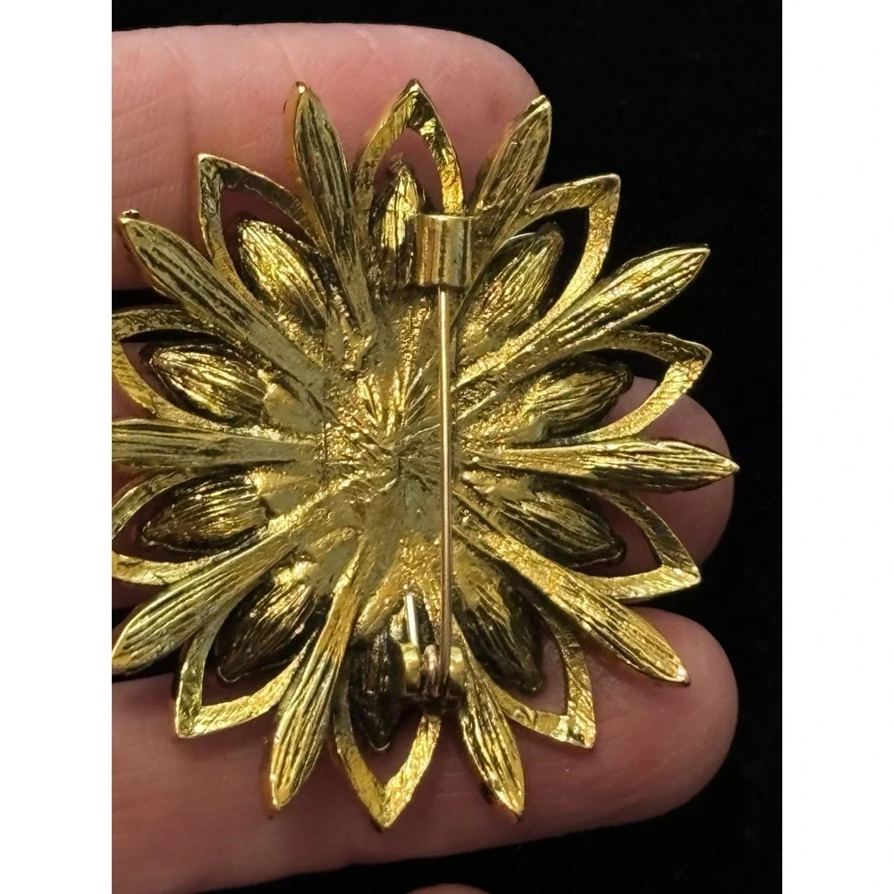 Vintage Style Blue Floral Rhinestone Starburst Broach Gold Time 2